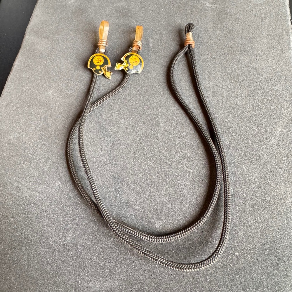 Pittsburgh Steelers NFL Eyewear Retainer Cord Black Yellow Helmet Charms